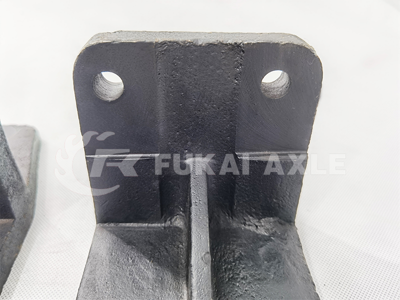 Soporte de montaje trasero del motor para repuestos Foton AumanTruck 1325110102002/1325110102003