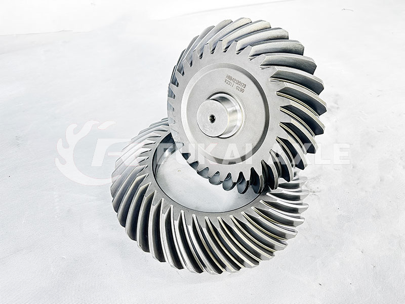 Pi&ntilde;&oacute;n de rueda de corona de eje medio 28/37 para repuestos Iveco Trcuk 42129183/5801765235/42127679
